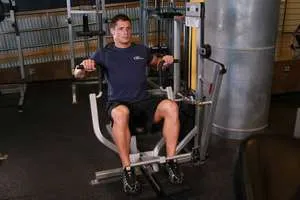 Machine chest press, start position